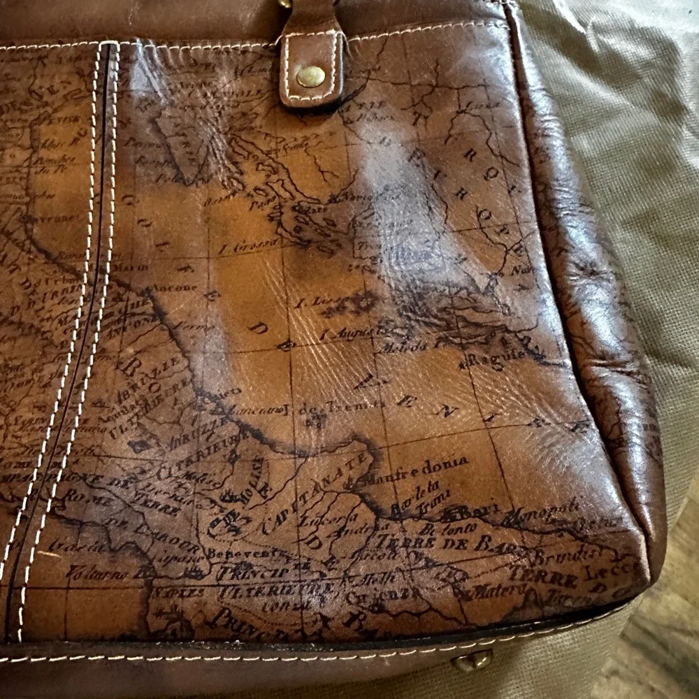 Poppy Top Zip Tote Signature Map Bag - Picture 4 of 15